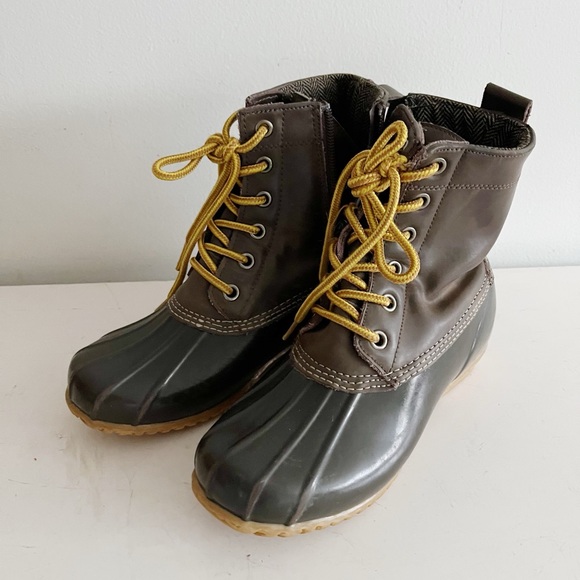G.H. Bass Leather Lace-up Duck Boots - Picture 2 of 7